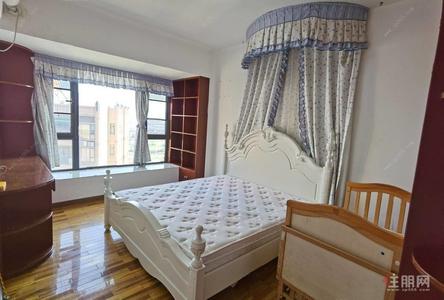 五一路 -实图实价！邕江明珠江景三房。精装修。免收中介