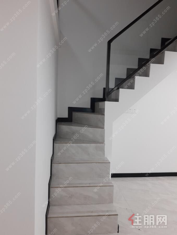 五象总部基地富雅国际生活区办公用房61平米Loft