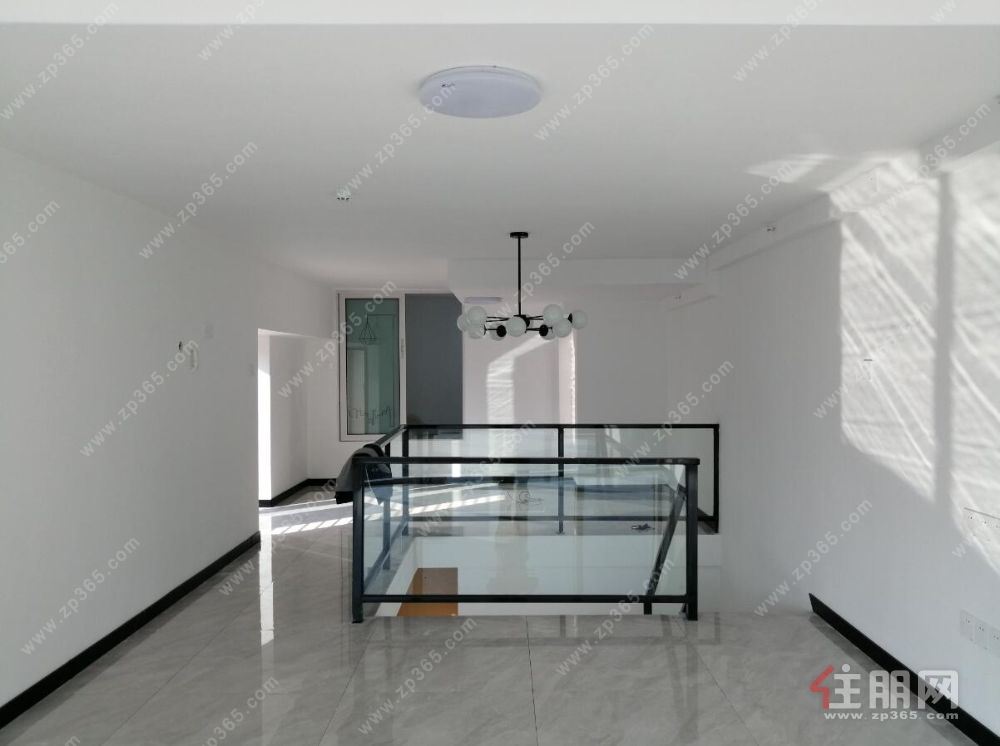 五象总部基地富雅国际生活区办公用房61平米Loft