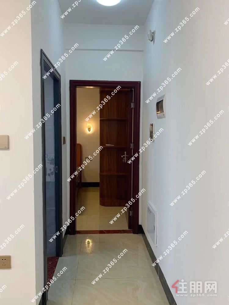 精美一室一厅 美国城 1600一月 拎包住 楼下是会展中心