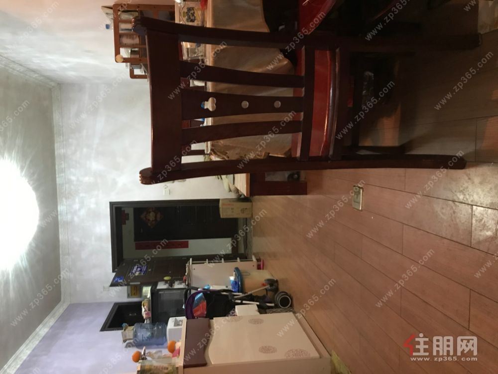 天悦华庭1栋402室空房招租