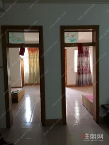 中心区-房屋出租，属于自建房，共5层