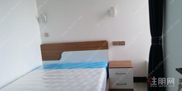 七星桃源，地铁房一居室1800元每月