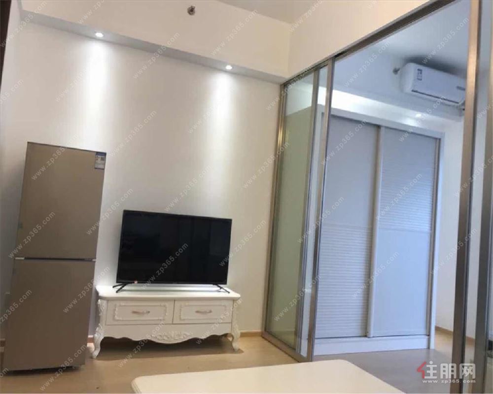 新装修,一号线地铁旁,临近动物园,比邻广西大学,可拎包入