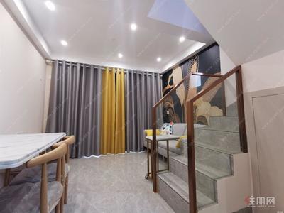 良庆镇-天誉城 复式2房 4号线地铁口 时尚装修风格 1700 可直达总部基地