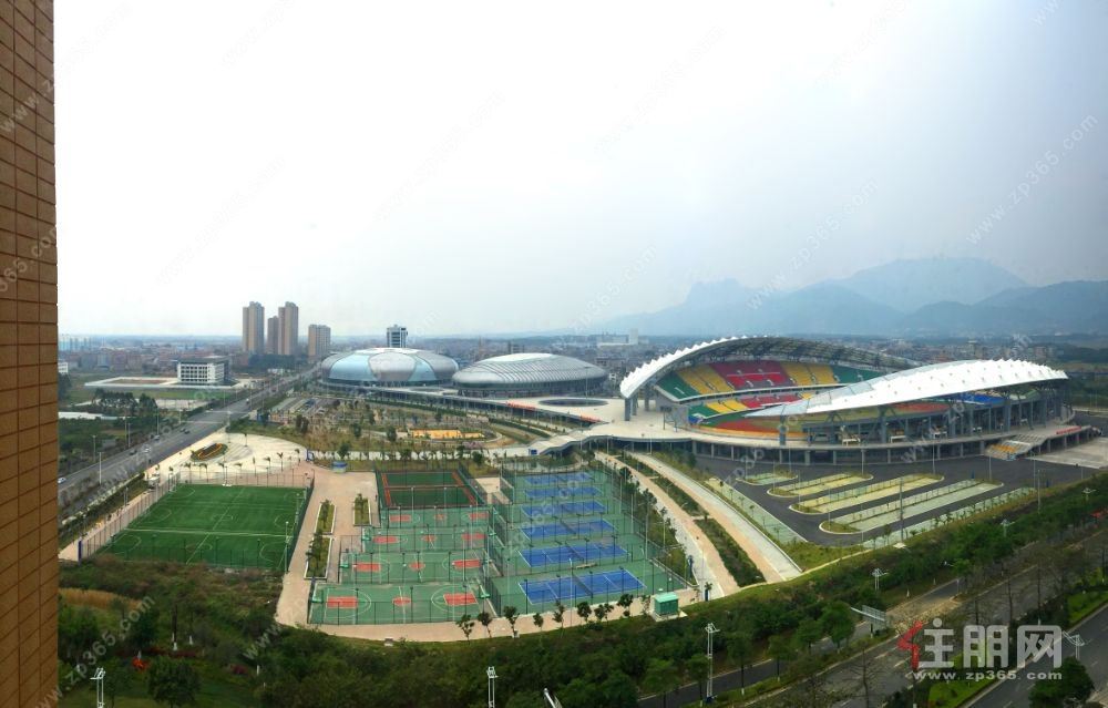 华泰官邸3房2厅2卫,配套齐全,拎包入住,相邻体育中心。非诚勿扰!