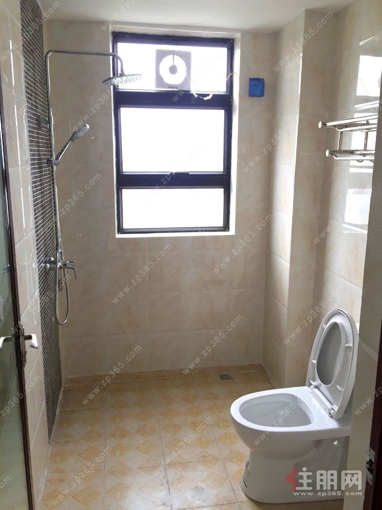 华泰官邸3房2厅2卫,配套齐全,拎包入住,相邻体育中心。非诚勿扰!