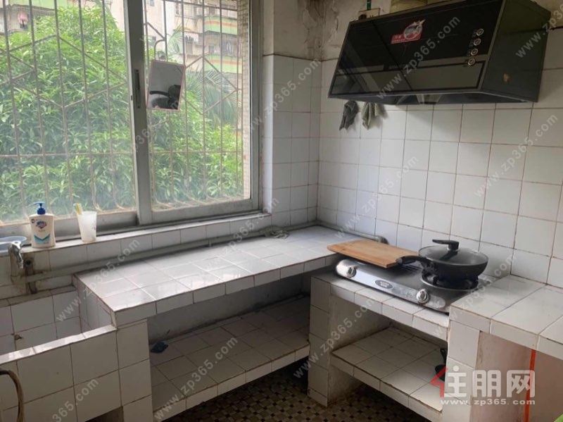 西乡塘 新世纪花园 4楼三房 仅租1400