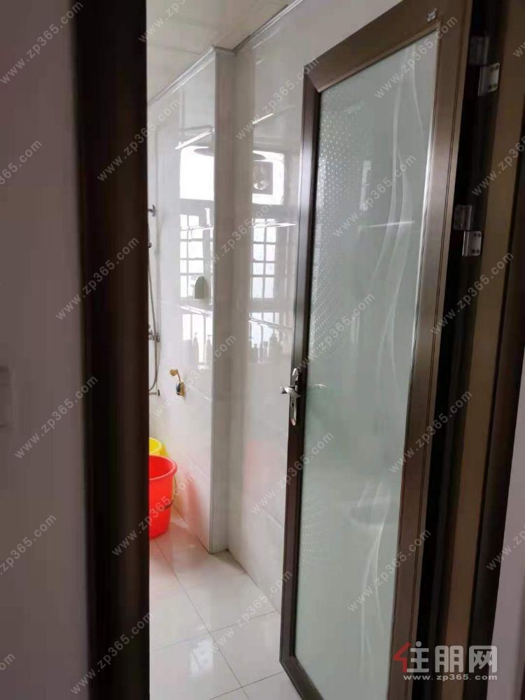 贵港市荷城路荷城新苑小区 三房两厅出租