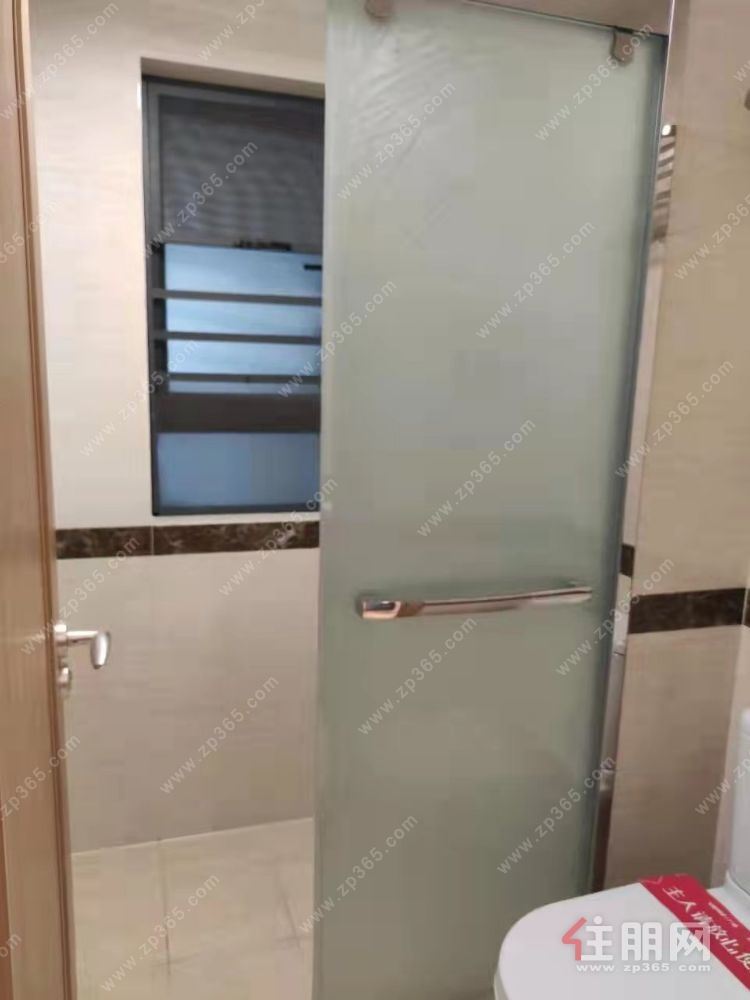 出租万科金域中央  102平,3房