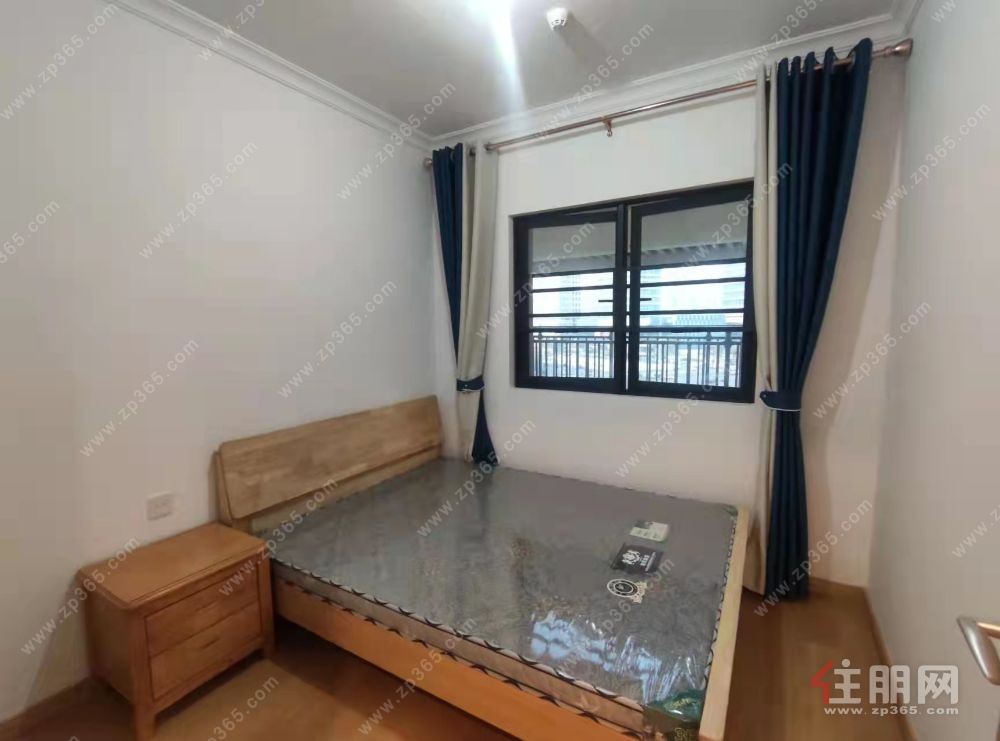 出租万科金域中央  102平,3房