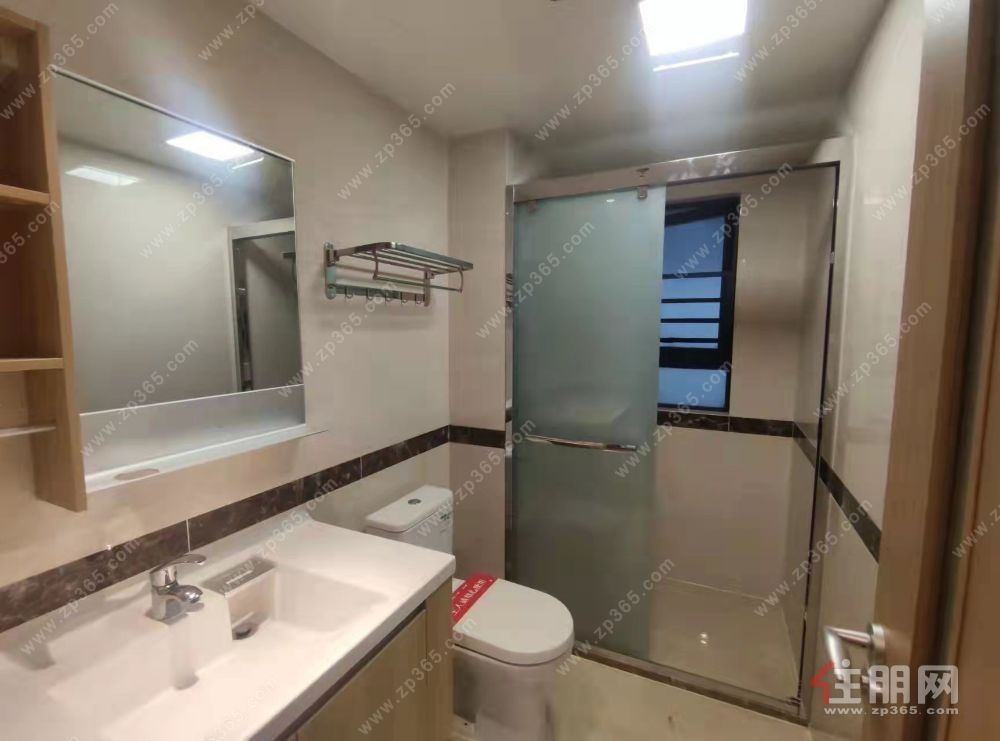 出租万科金域中央  102平,3房