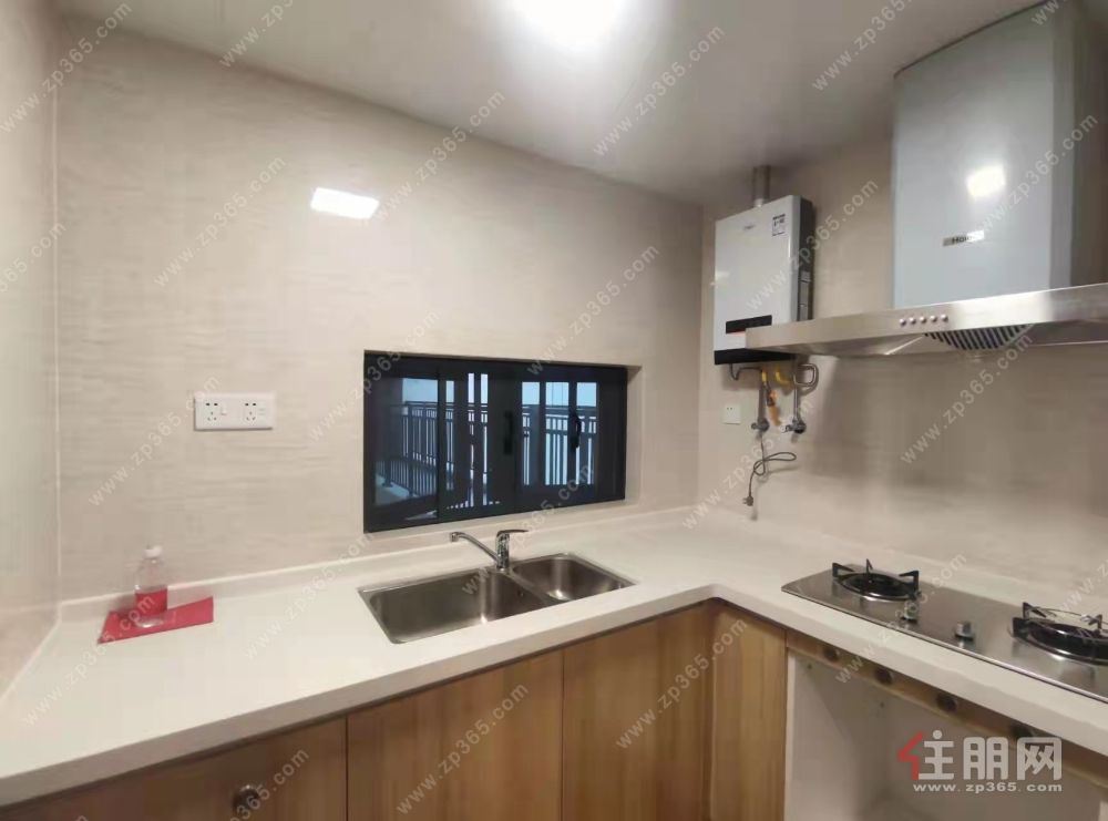 出租万科金域中央  102平,3房