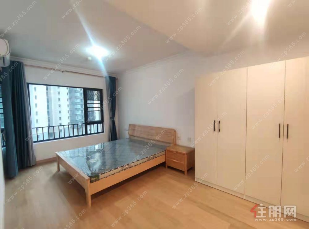 出租万科金域中央  102平,3房