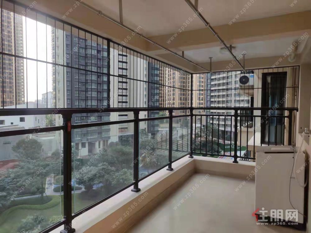 出租万科金域中央  102平,3房