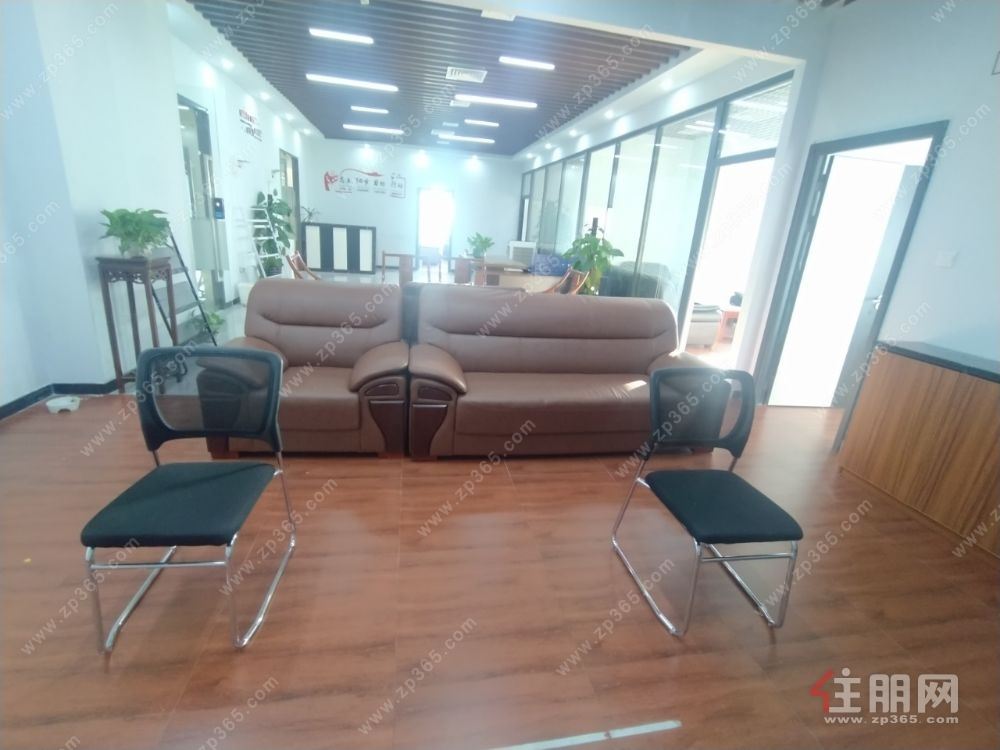 出租航洋城 294平,带家具,