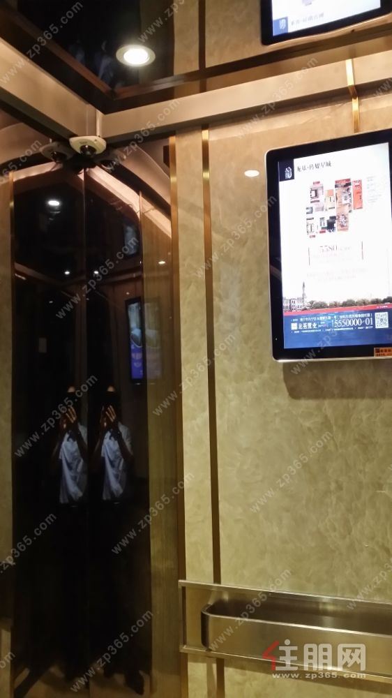 翡翠园,刚装修好,143平米大三房