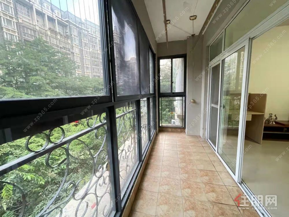 东盟商务区精装四房出租