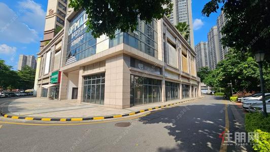 兴宁区-荣和山水绿城 兴宁区明秀东路88号 一楼商铺出租 租金80元/㎡/月左右