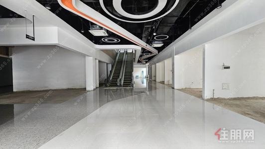 兴宁区-荣和山水绿城 兴宁区明秀东路 1楼商铺出租 80元/㎡/月 可谈