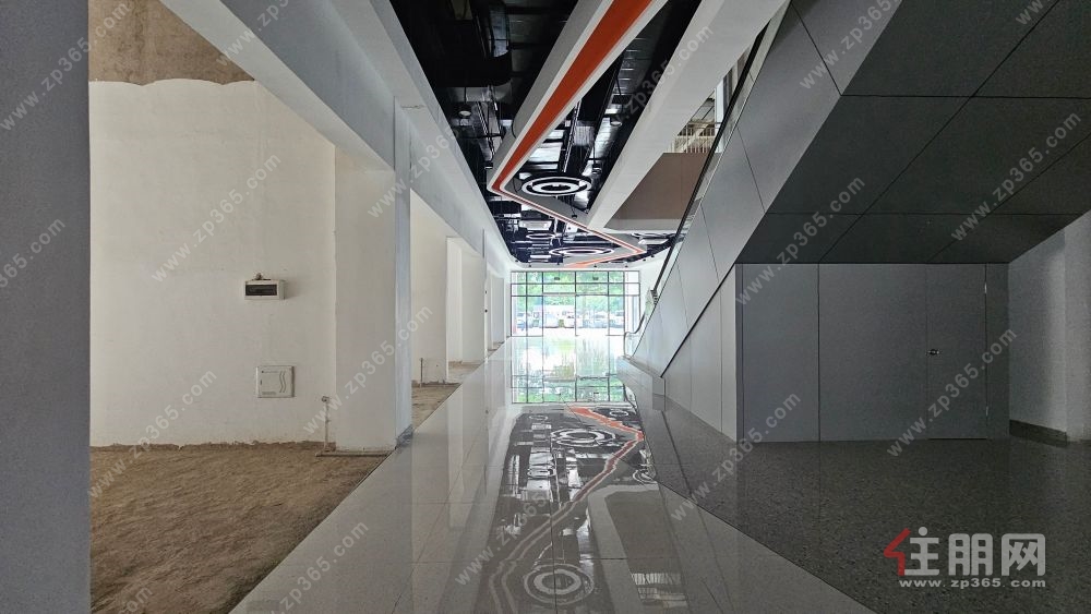 荣和山水绿城一楼商铺46.28㎡ 兴宁区明秀东路 低价出租 月租80元/㎡左右