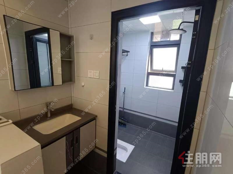 华润二十四城,地铁口,精装三房