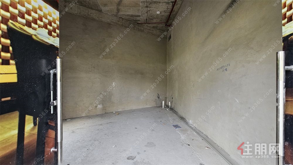 荣和伍壹大道一期临街现铺出租112号54.74㎡,60-100元/㎡/月