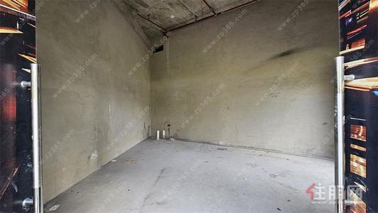 五一路 ，荣和伍壹大道一期临街现铺出租 115号52.32㎡，60-100元/㎡/月