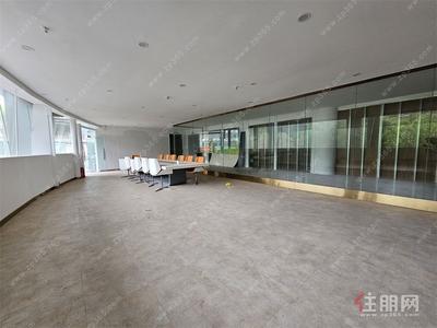 凤岭北-地铁直达+东盟旁，荣和山水美地原售楼中心二层出租！307.32㎡办公楼