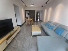 五象湖，地铁口，1600三房