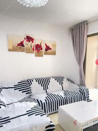 青秀区**路龙凤首缘2房1700，拎包入住