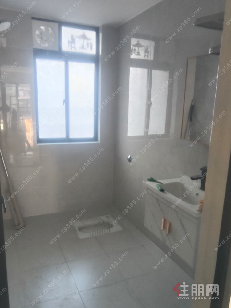 江南万达附近中都·澳海蓝湾精装大四房，采光好，空气足，