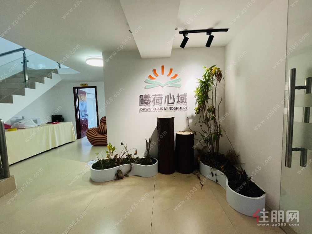 总部基地100平复式3+1格局、配齐家具24小时空调、真房推荐、万科大厦