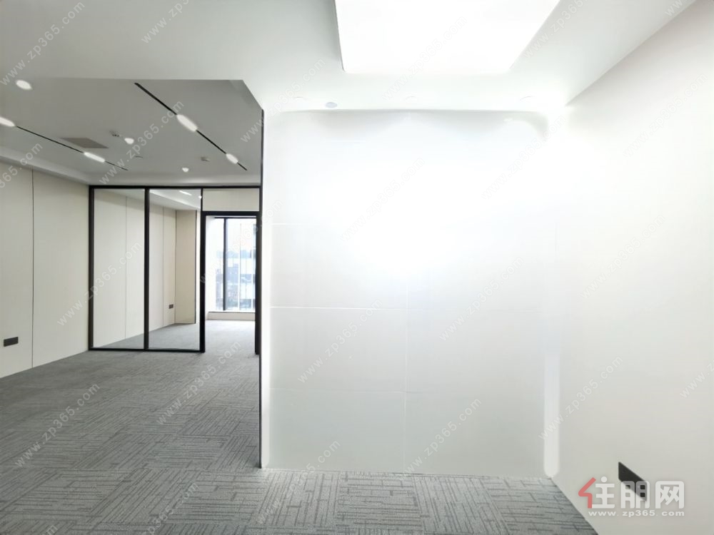 全新装修95平2+1格局3800含物业费、办公环境舒适、五象总部大厦