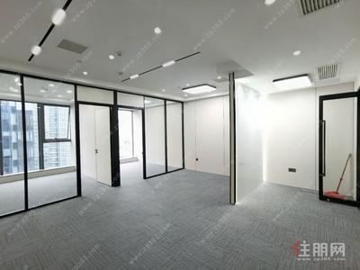 五象大道，全新装修95平2+1格局3800含物业费、办公环境舒适、五象总部大厦