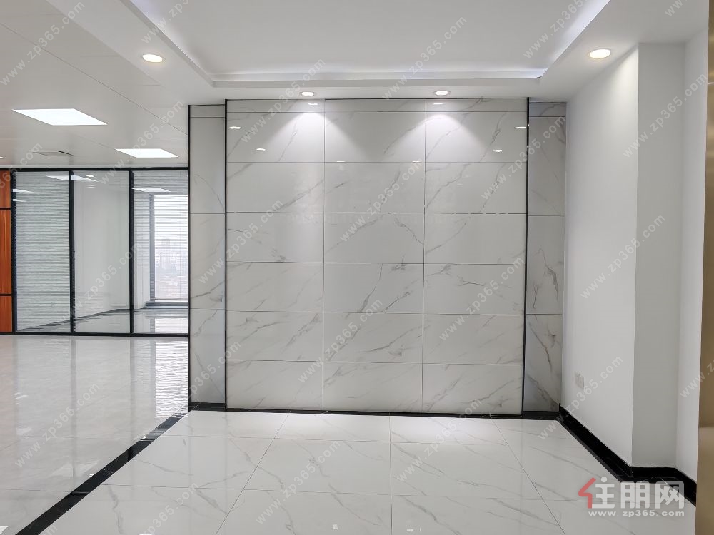 业主直租、动物园对面369平6+1格局、近地铁24小时独立空调、东盟财经广场