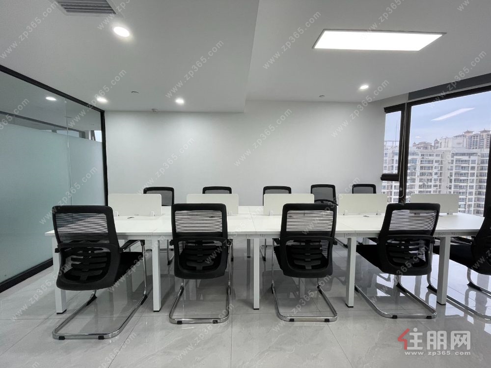 业主直租83平1+1格局、精致小户型、带家具、方正实用，物业费低、科园小时代