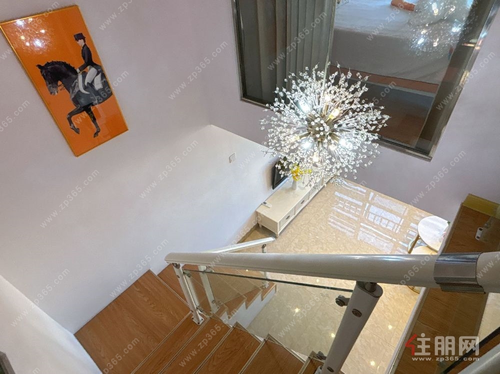 雅典国际新装修两房一厅 高层视野开阔,交通便利 地铁一号线300米 3个月起租