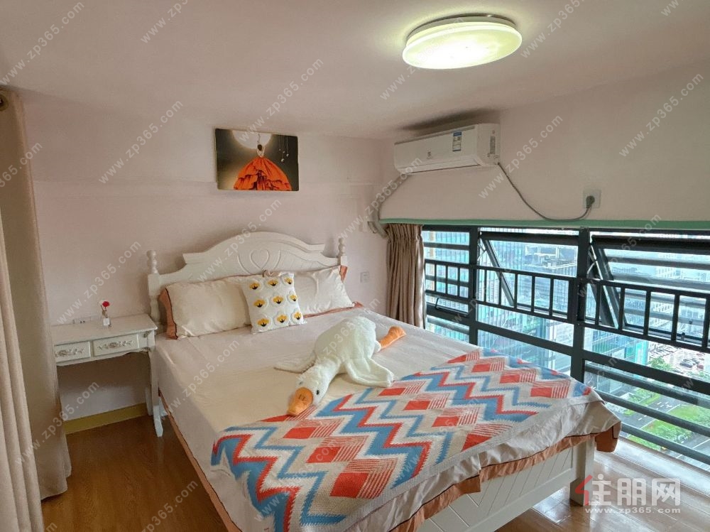 雅典国际新装修两房一厅 高层视野开阔,交通便利 地铁一号线300米 3个月起租