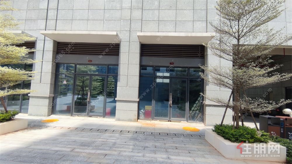 49㎡社区旺铺出租 青湖苑竹溪大道成熟商圈宝地 地铁 3 号线出站即到