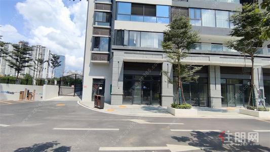 民族大道-车流人潮不间断，青湖苑59 平临街旺铺招租