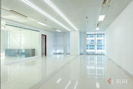 青秀区，东盟商务区黄金办公位，北部湾大厦332㎡大面积现楼出租