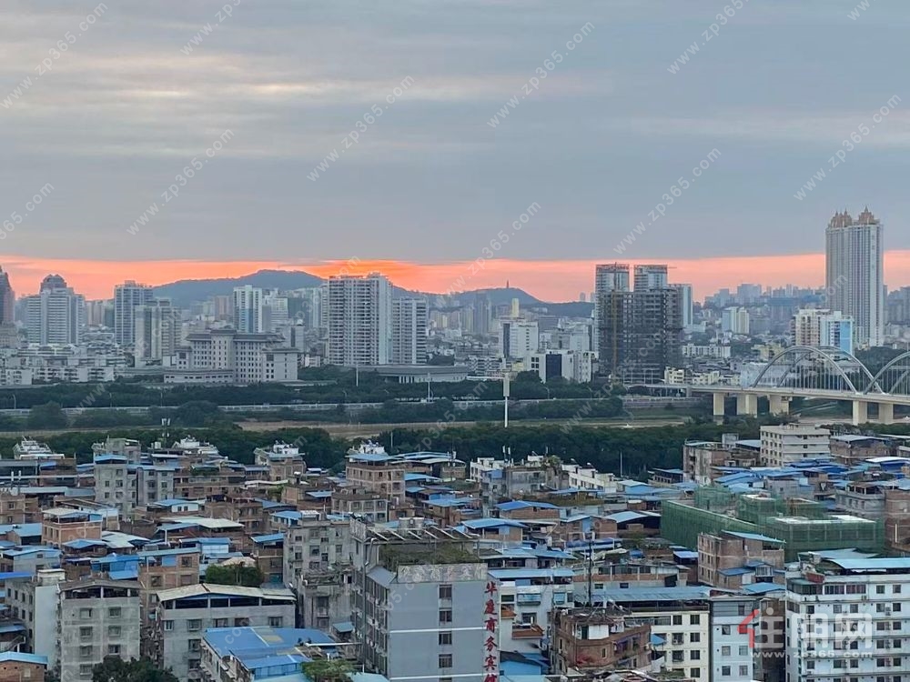南宁国际经贸大厦3室2厅2卫出租