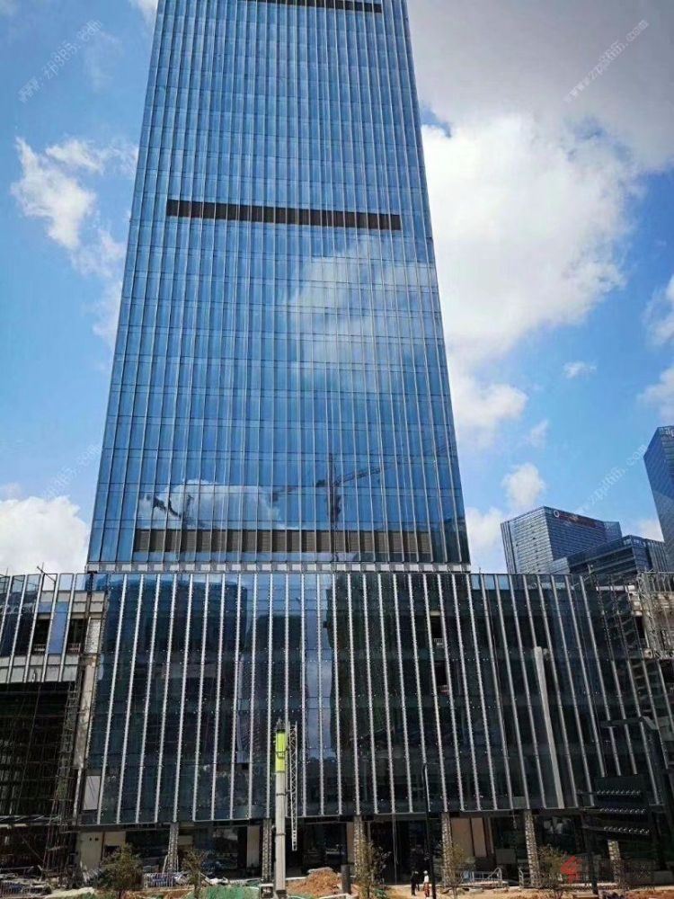 (今日头条)五象世贸中心《总部基地商圈临街店铺》 3号地铁口直达邻街
