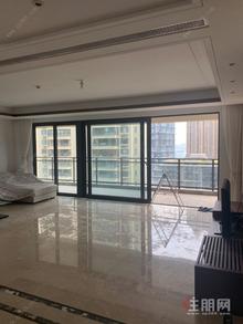 逸夫小学学区 稀有大平层 绿地中央广场 10米大阳台  豪华精装750万