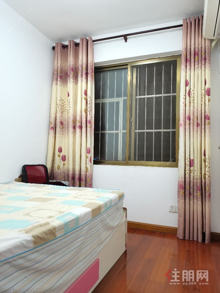 地铁1号线 琅东站 莱茵湖畔 118平 方正3+1户型