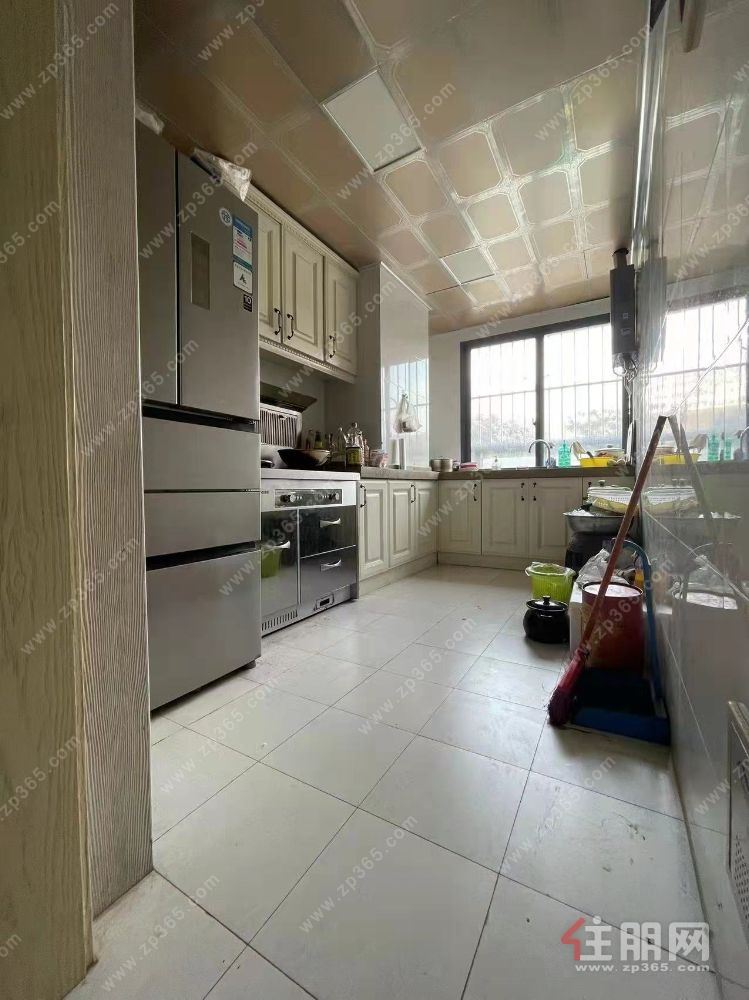 荣和山水绿城114平满五**总价102万业主净收