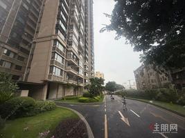 西大商圈精致两房 视野开阔拎包入住