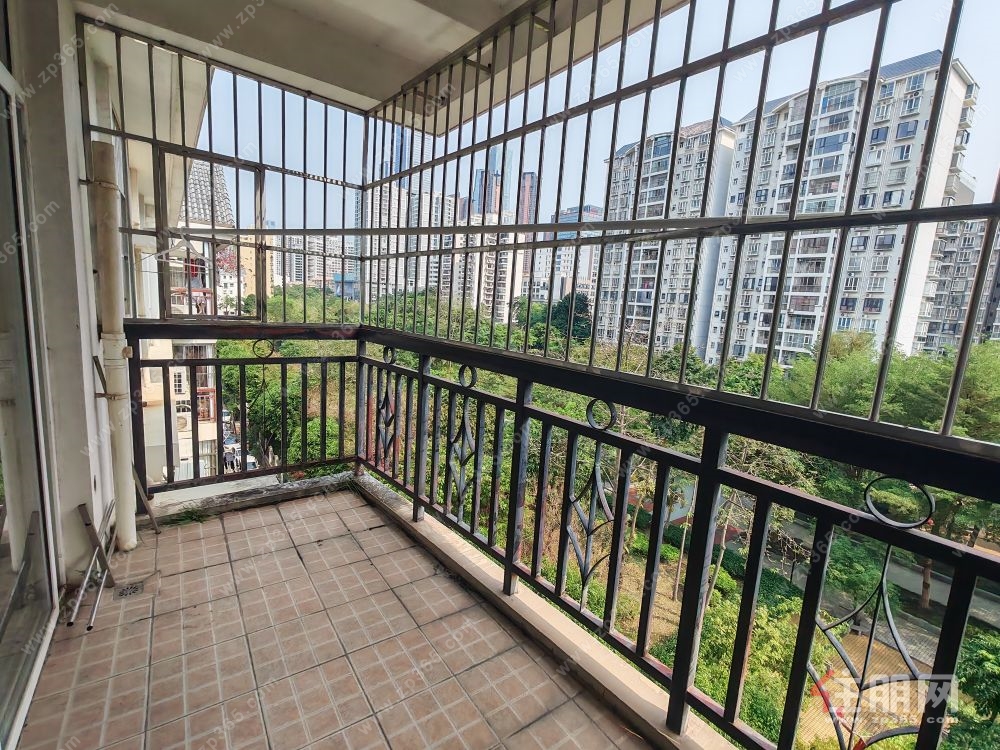 凤岭北核心位置单位房带阁楼3房  环境清静  临近会展航洋城  万象城等  凤翔书包