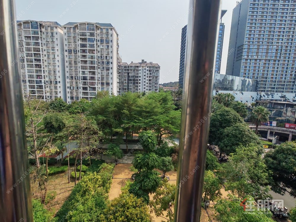 凤岭北核心位置单位房带阁楼3房  环境清静  临近会展航洋城  万象城等  凤翔书包